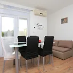 Apartment With Parking Space - 18116
